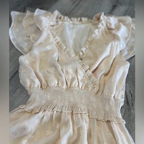 Tea n Rose Cream color flowy dress size M - Picture 2 of 4